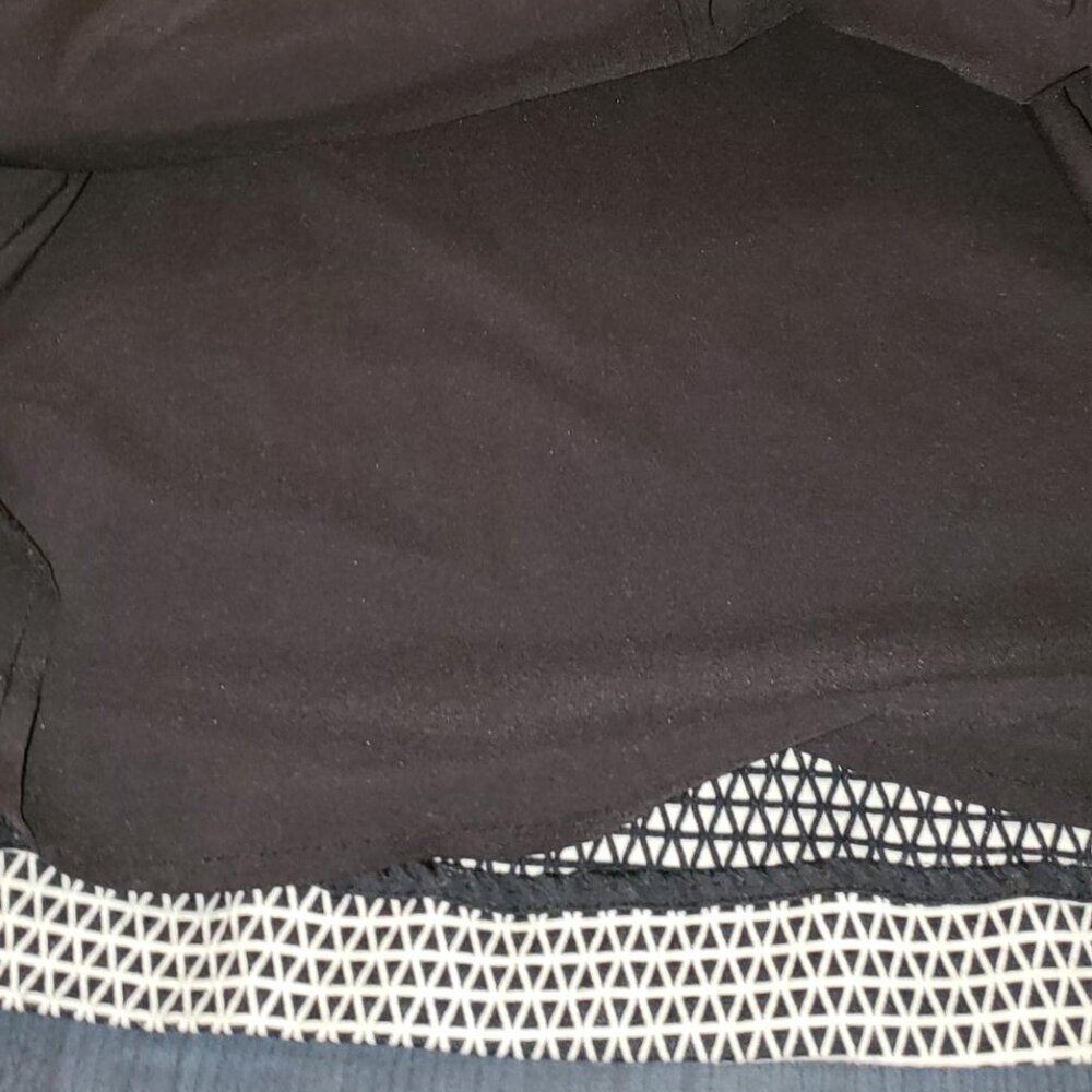 NWOT black and white geometric print fit and flare dress size Large - Picture 8 of 10